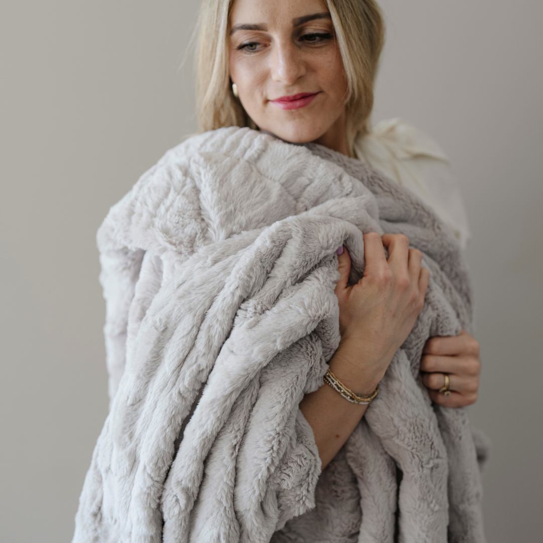 PATTERNED FAUX FUR THROW BLANKETS