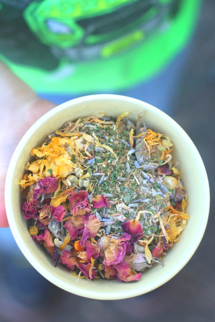 Best Eggs Ever! (TM) Nesting Herbs (Chamomile, Roses, Lavender, Cornflowers, & Calendula) For Pet Chickens