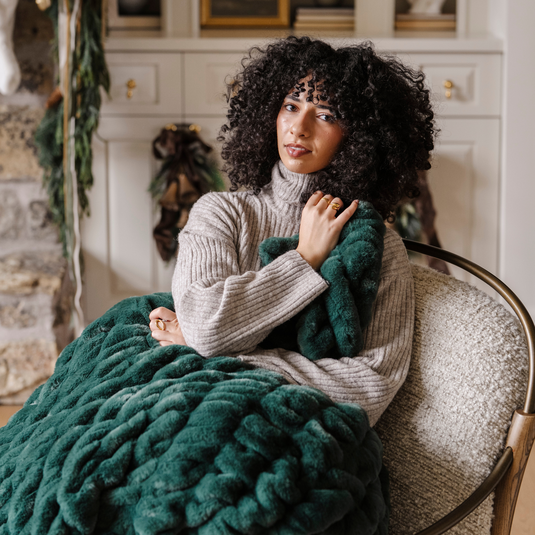DOUBLE RUCHED FAUX FUR THROW BLANKETS – Laree Ranch