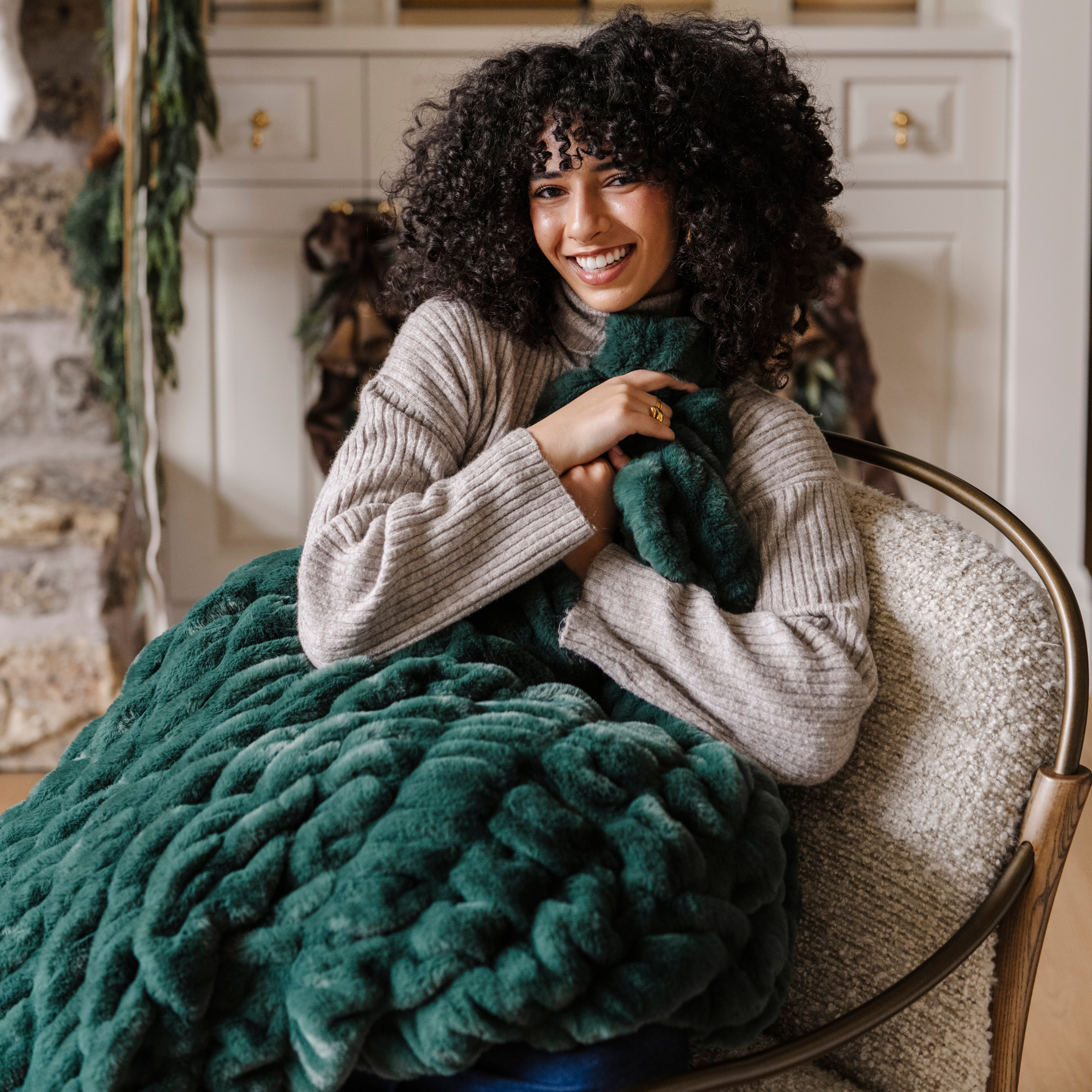 DOUBLE RUCHED FAUX FUR THROW BLANKETS – Laree Ranch